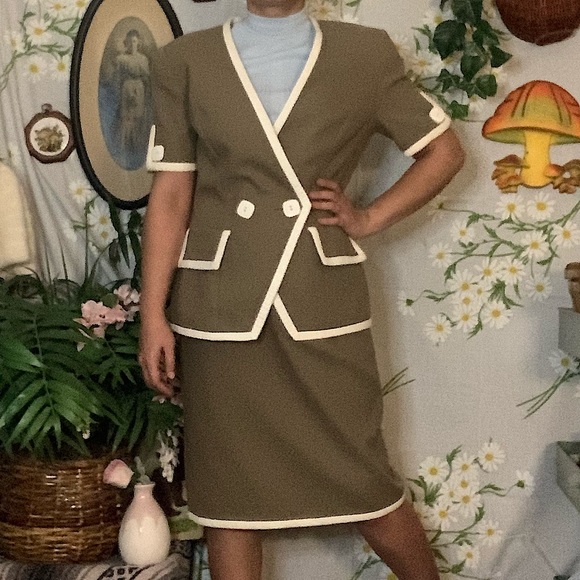 Oscar de la Renta Dresses & Skirts - Vintage 80s Oscar de la Renta brown white color block quilted skirt suit set